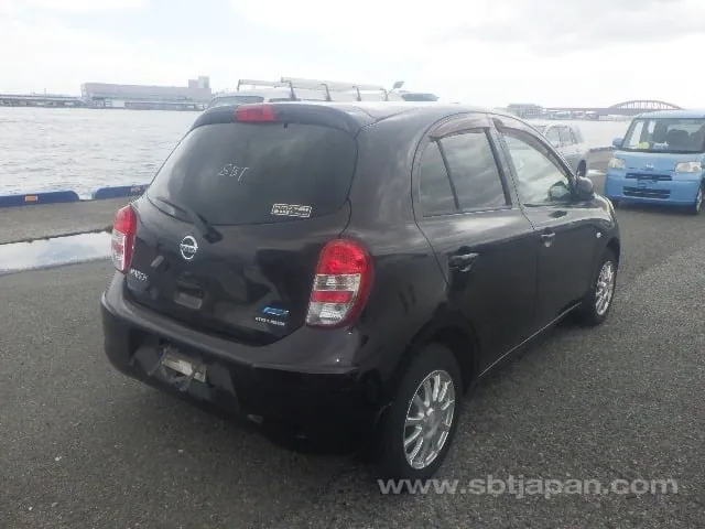 Nissan March 2011 photo 4