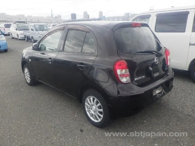 Nissan March 2011 photo 3