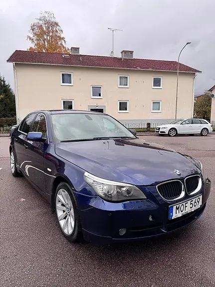 BMW 520I