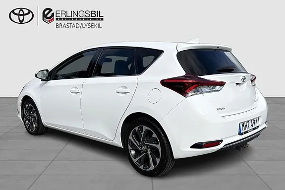 Toyota Auris 2016 photo 2