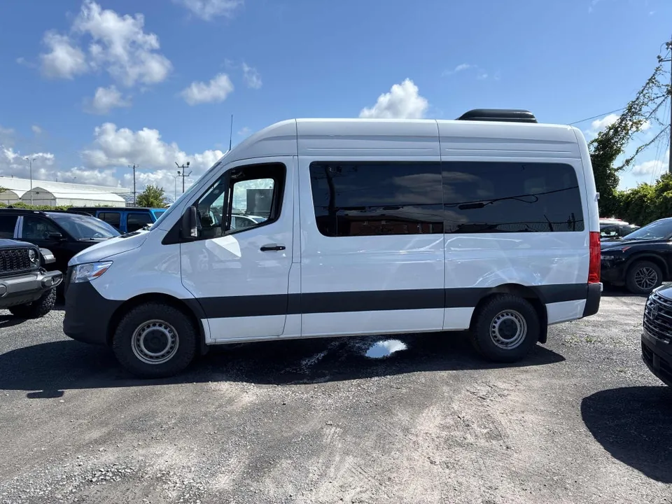 Mercedes-Benz Sprinter 2025 photo 3