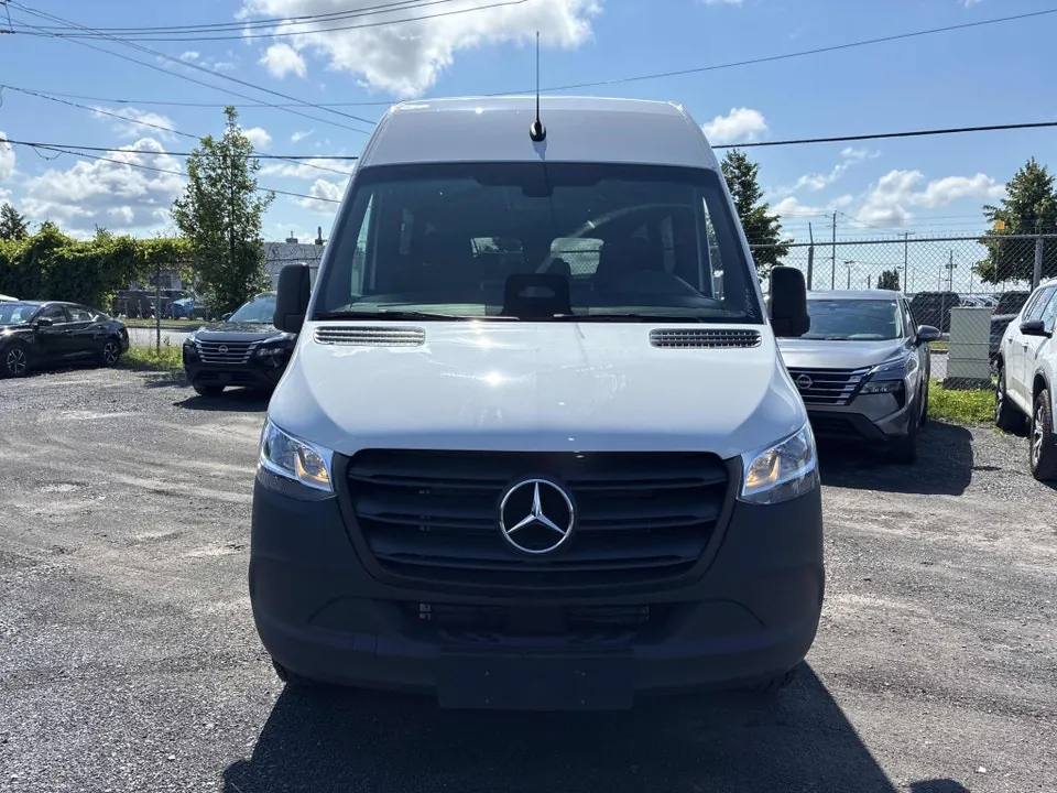 Mercedes-Benz Sprinter 2025 photo 2