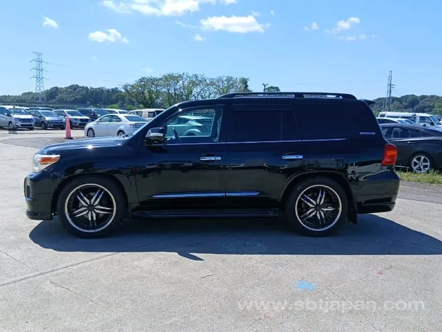 Toyota Land Cruiser 2011 photo 4