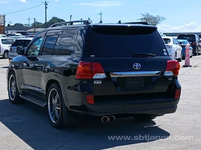 Toyota Land Cruiser 2011 photo 5
