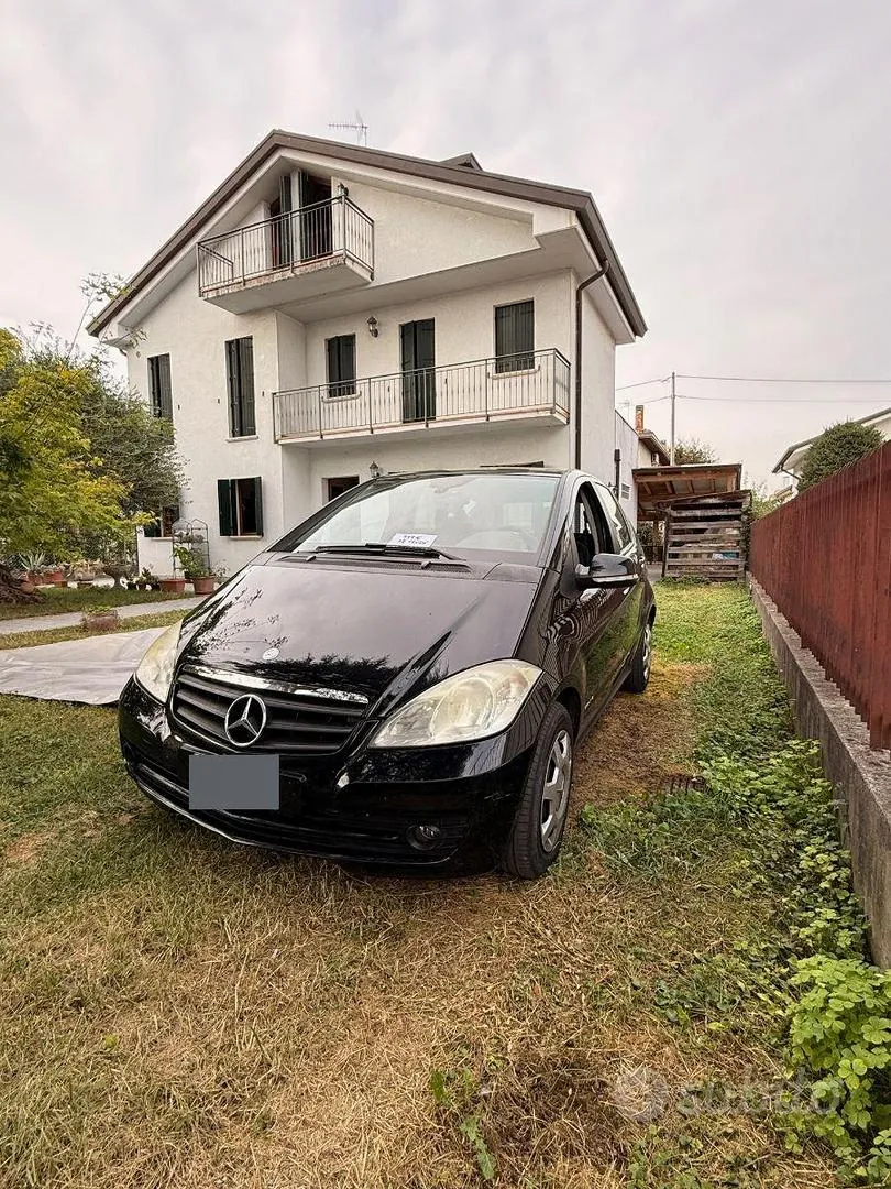 Mercedes-Benz A160 2010 photo 3