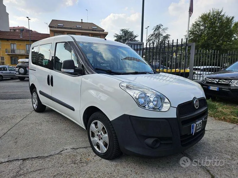 Fiat Doblò 2011 photo 2