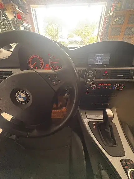 BMW 320D 2009 photo 4