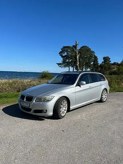 BMW 320D 2009 photo 2