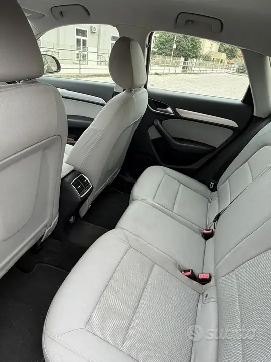 Audi Q3 2012 photo 3