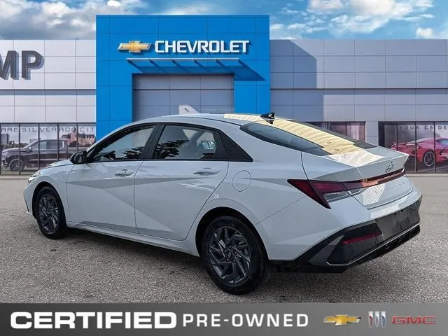Hyundai Elantra 2025 photo 4