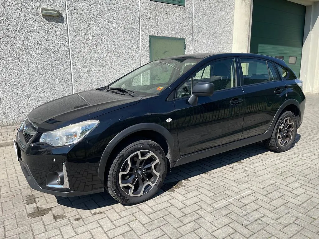 Subaru Xv 2016 photo 2