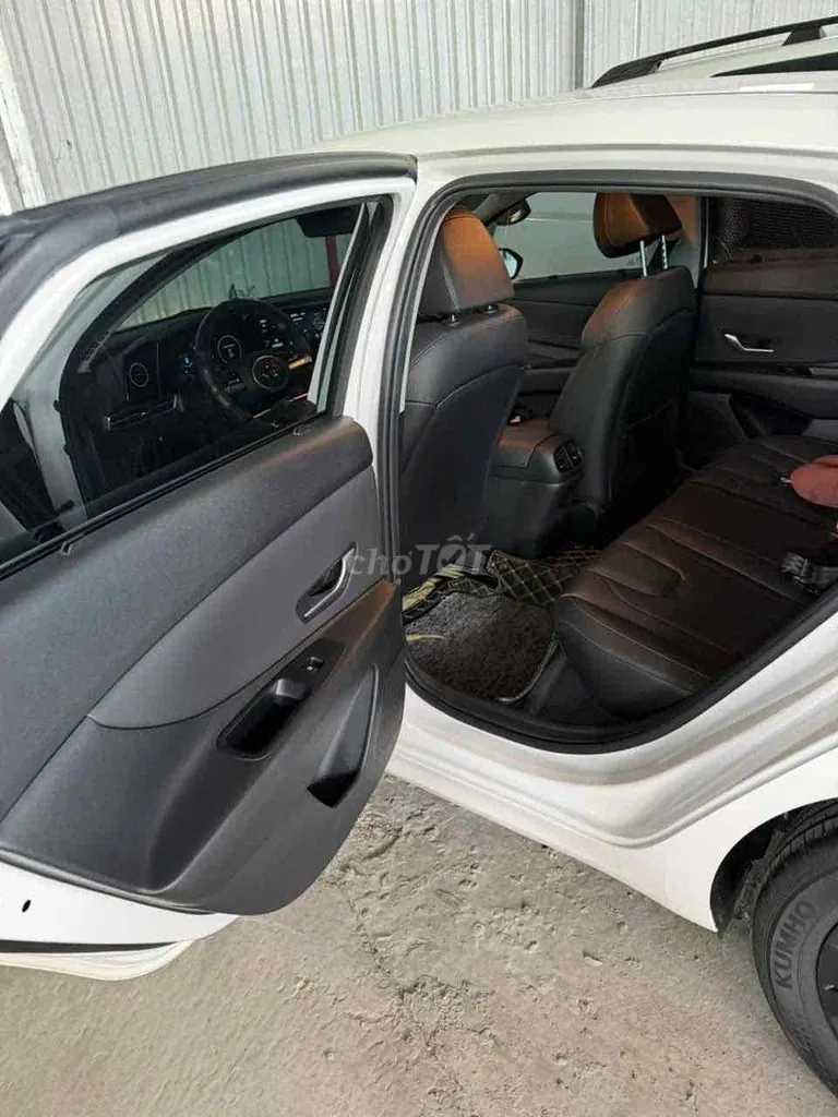 Hyundai Elantra 2023 photo 3
