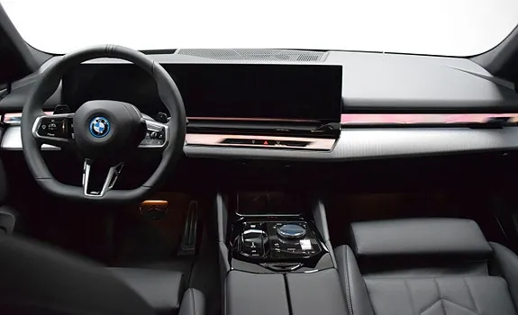 BMW 550E 2025 photo 3