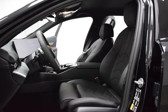 BMW 550E 2025 photo 2