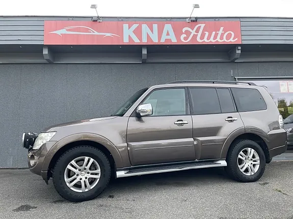 Mitsubishi Pajero 2014 photo 3