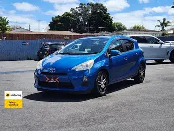 Toyota Aqua 2013 photo 4