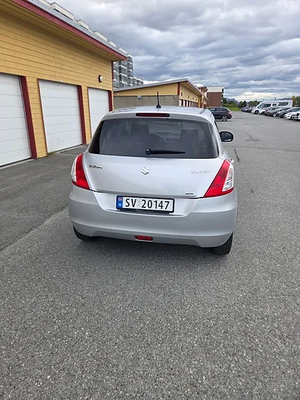 Suzuki Swift 2011 photo 5