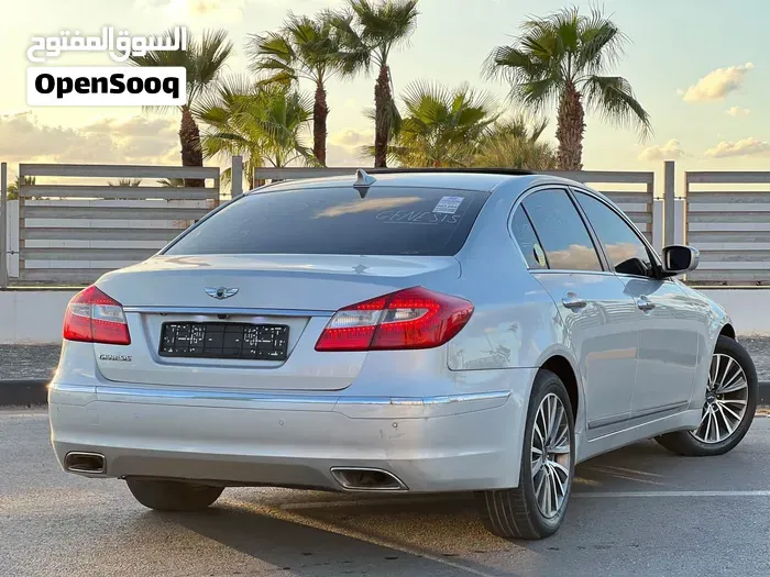 Genesis G70 2013 photo 2