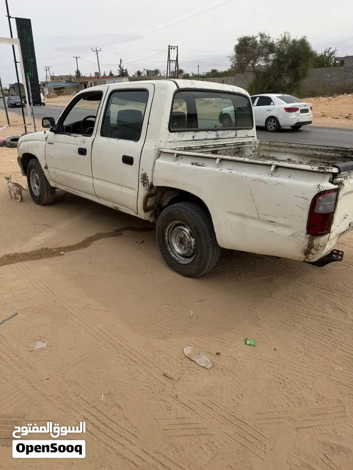 Toyota Hilux 2000 photo 2