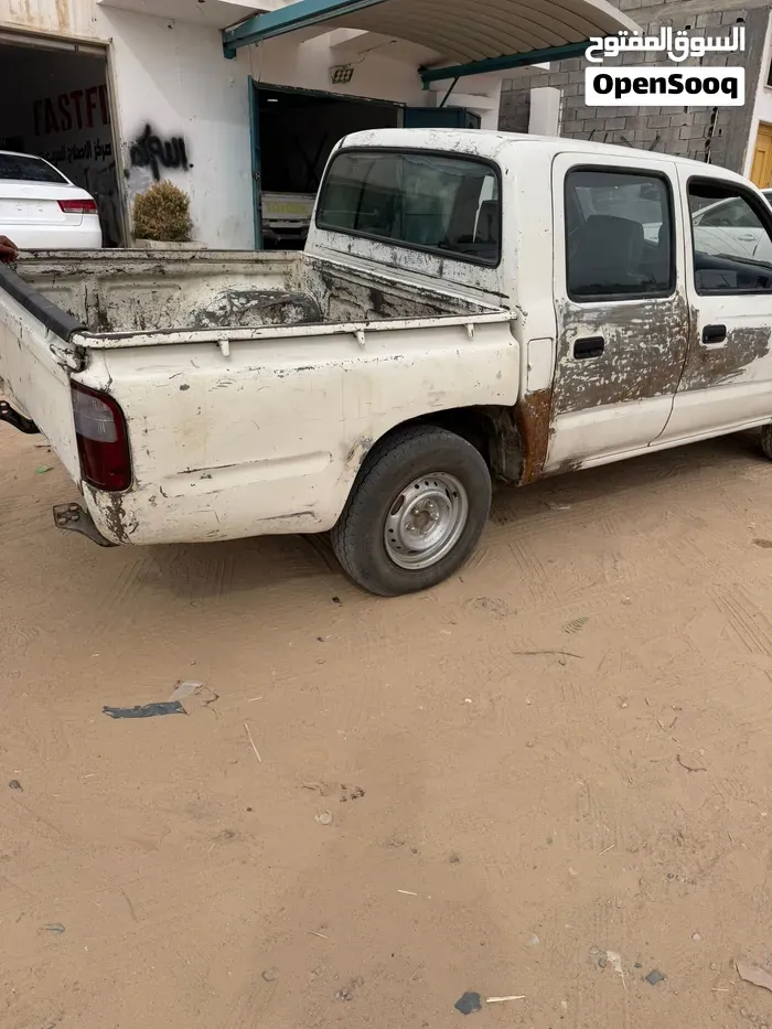 Toyota Hilux 2000 photo 3