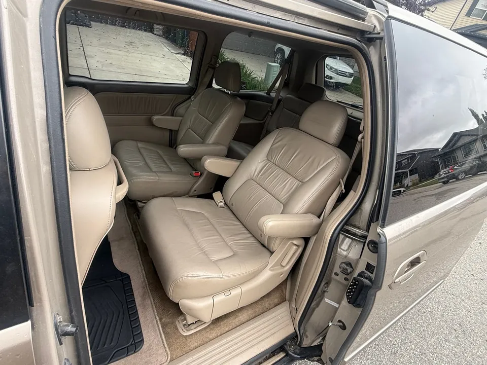 Honda Odyssey 2003 photo 3