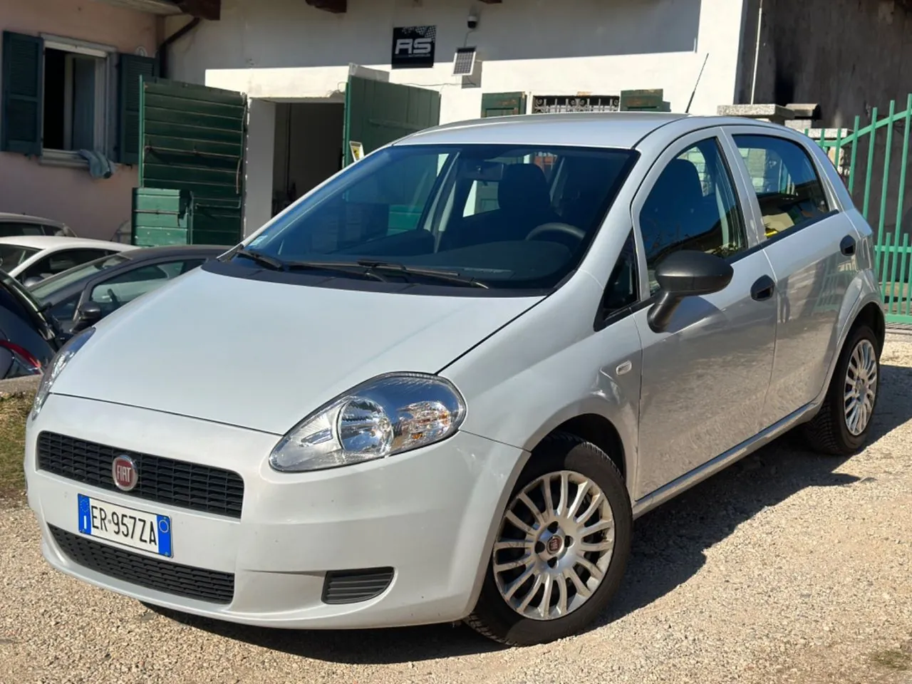 Fiat Punto 2013 photo 2