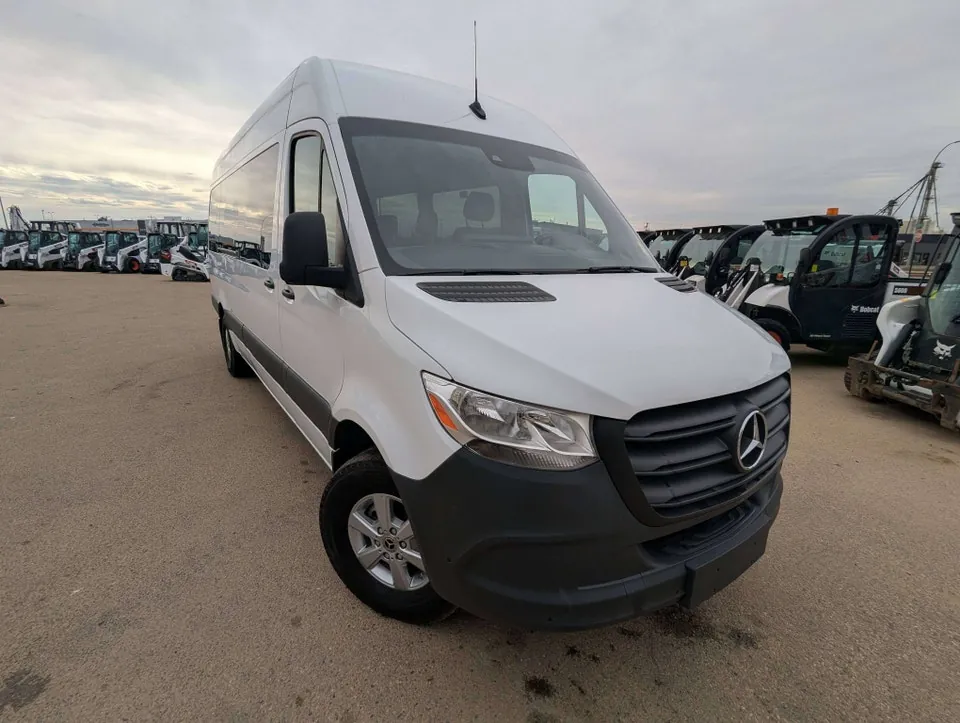 Mercedes-Benz Sprinter 2024 photo 5