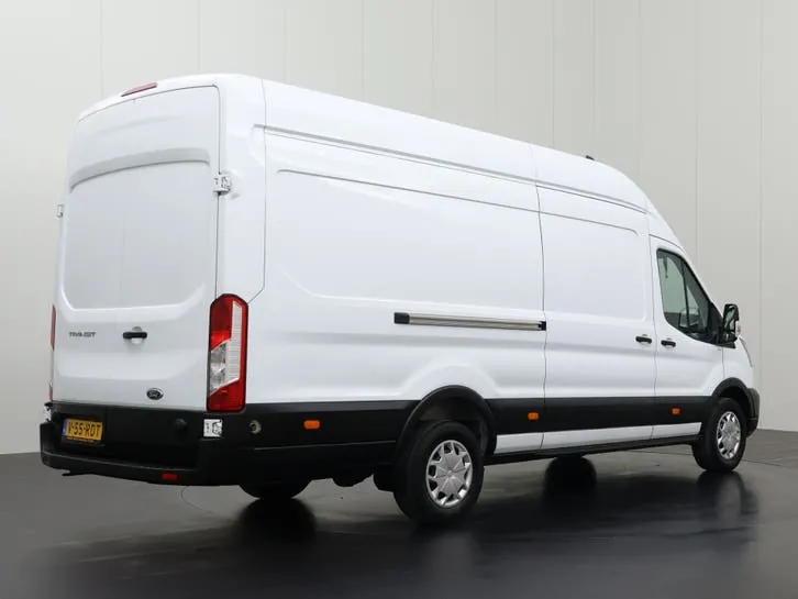 Ford Transit 2024 photo 2