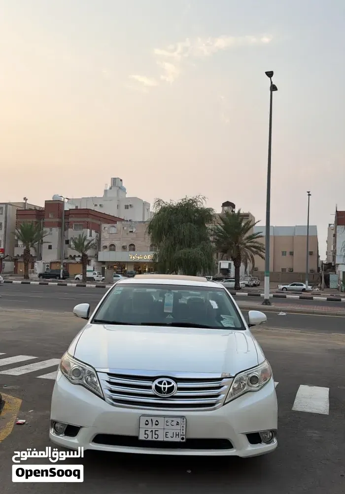 Toyota Avalon 2011 photo 2