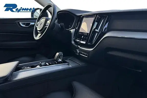 Volvo Xc60 2023 photo 2