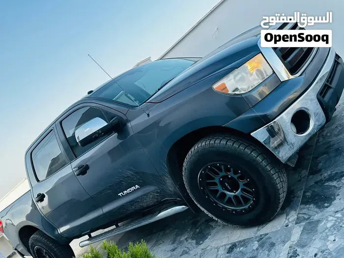 Toyota Tundra 2012 photo 2