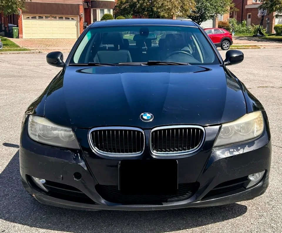BMW 3Series 2011 photo 2