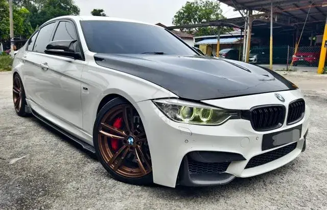 BMW 320I