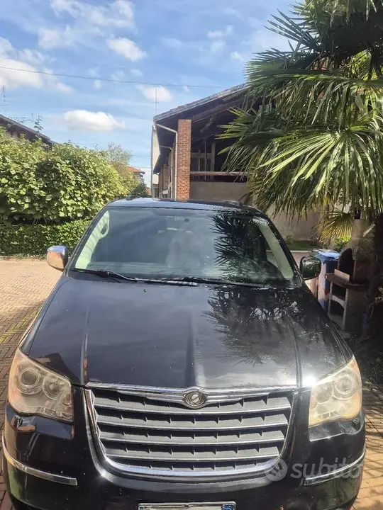 Chrysler Grand Voyager 2010 photo 3