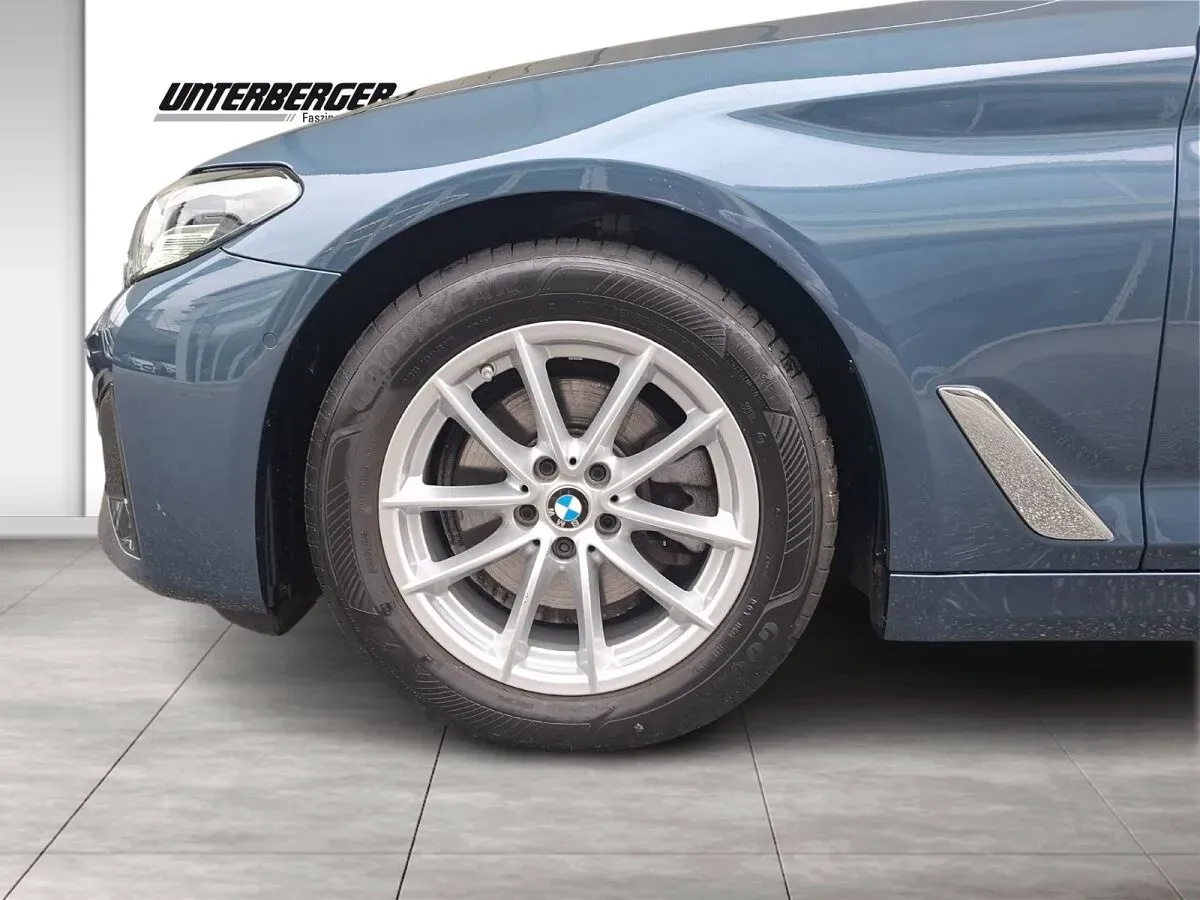 BMW 5 Series 2024 photo 3