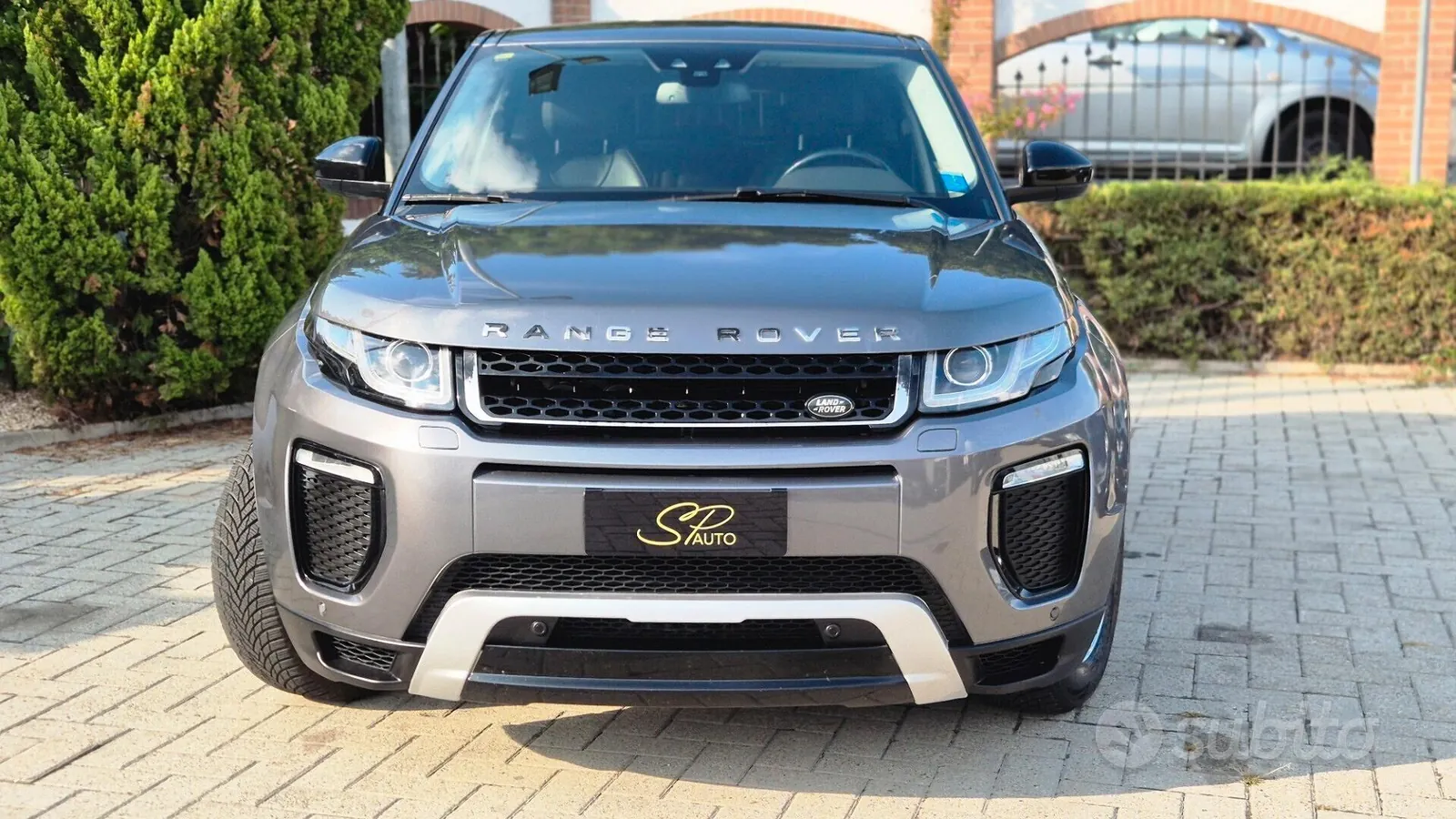 Land Rover Evoque 2017 photo 2