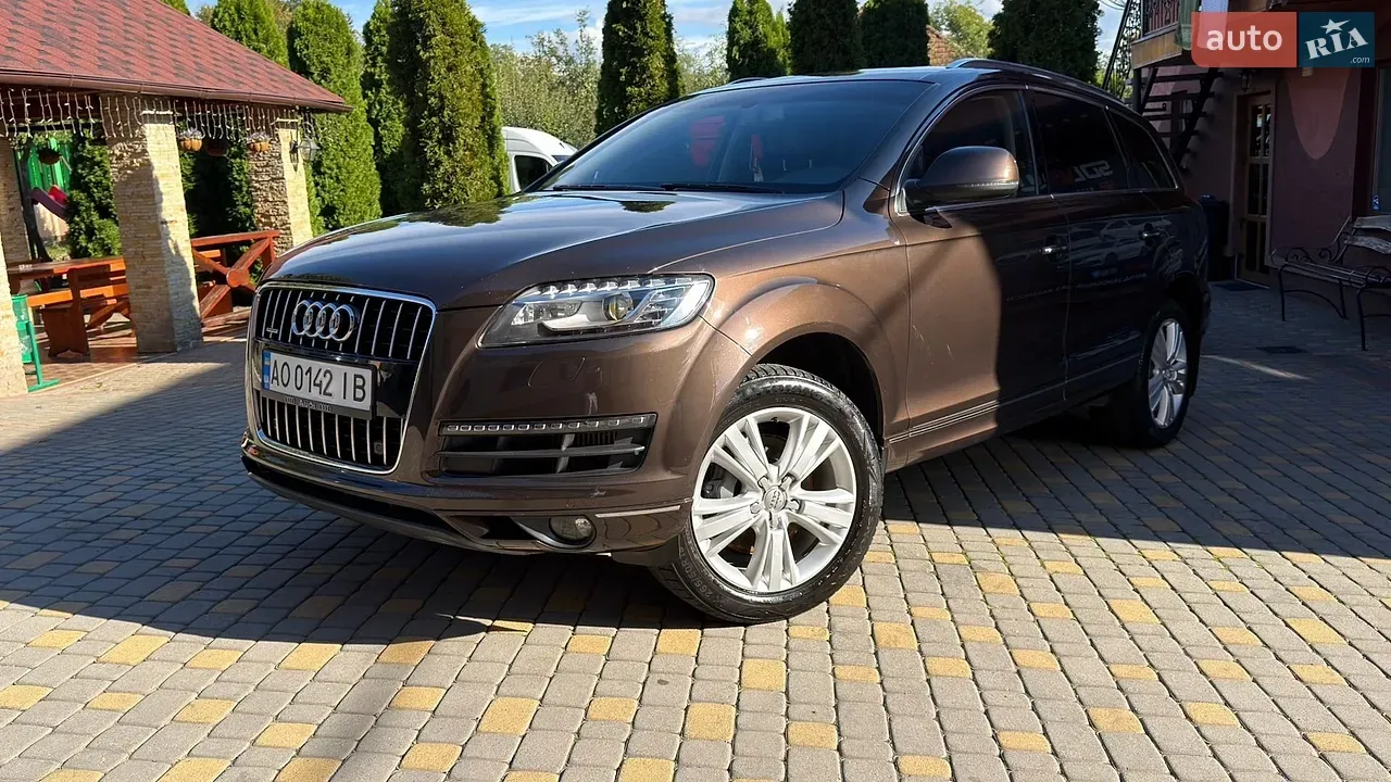 Audi Q7 2013 photo 2