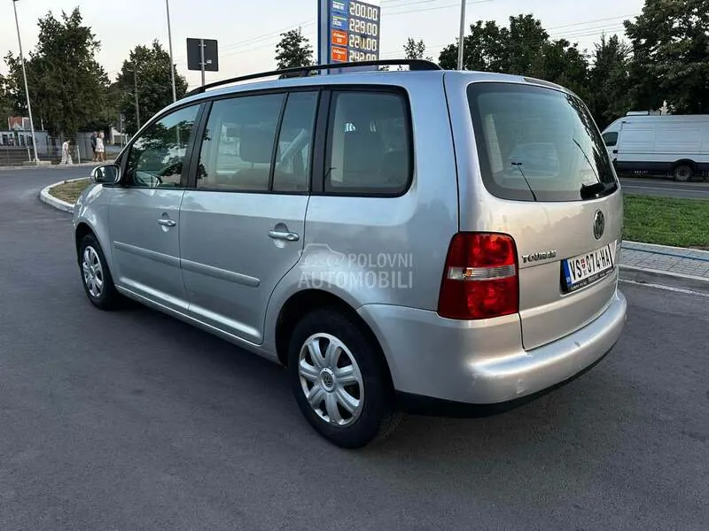 Volkswagen Touran 2005 photo 4