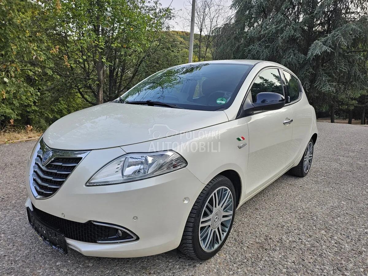 Lancia Ypsilon