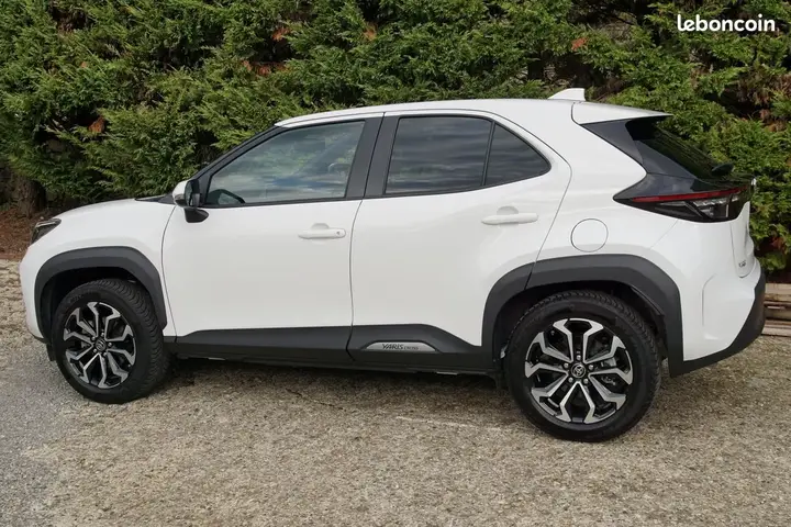 Toyota Yaris Cross 2022 photo 2