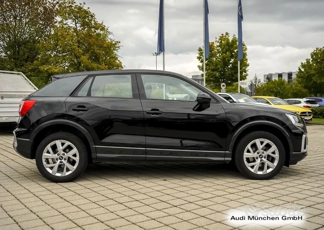 Audi Q2 2023 photo 2