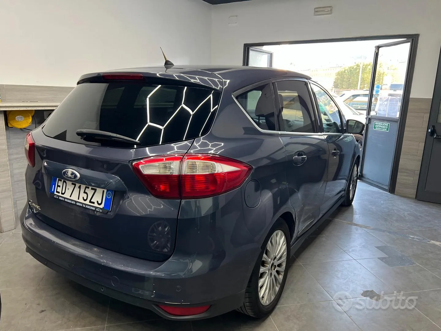 Ford C-Max 2010 photo 3