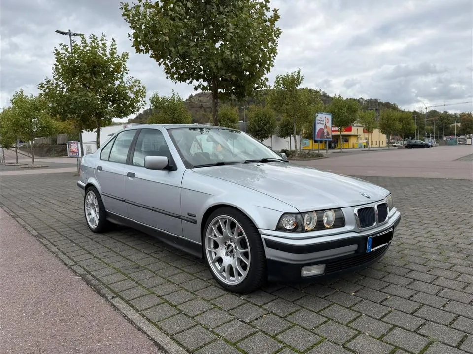 BMW 316I
