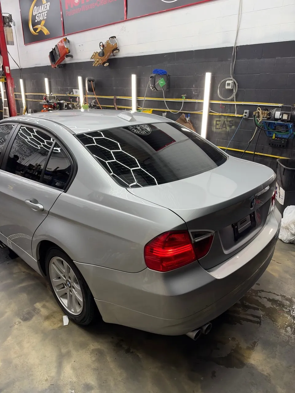 BMW 323I 2008 photo 3