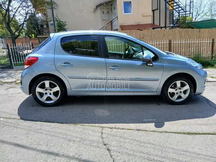 Peugeot 207 2010 photo 5