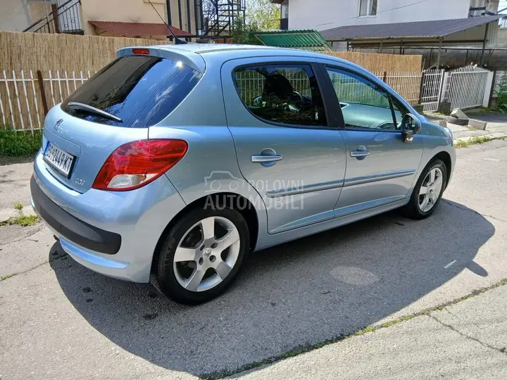 Peugeot 207 2010 photo 4