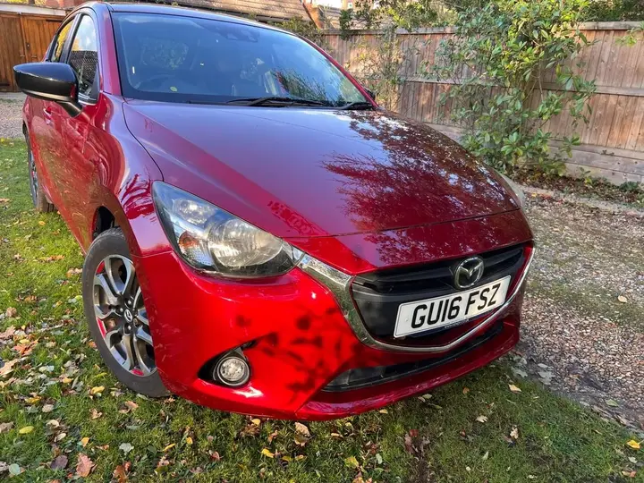 Mazda Mazda2 2016 photo 2
