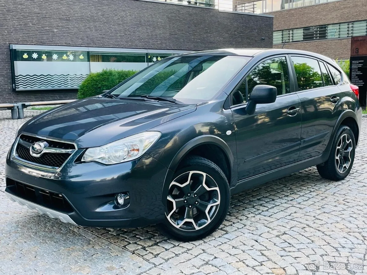 Subaru Xv 2012 photo 2