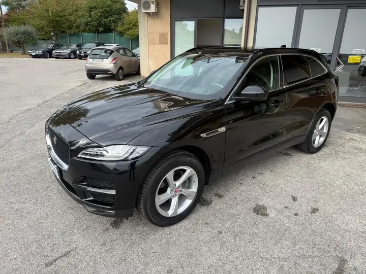 Jaguar F-Pace 2019 photo 2