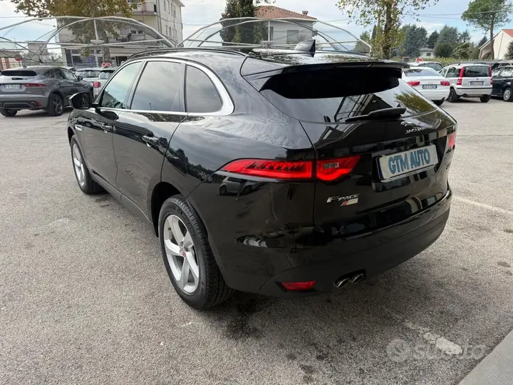 Jaguar F-Pace 2019 photo 4